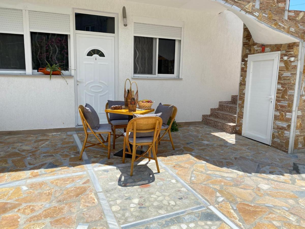 Jona Rooms Himarë Exterior foto