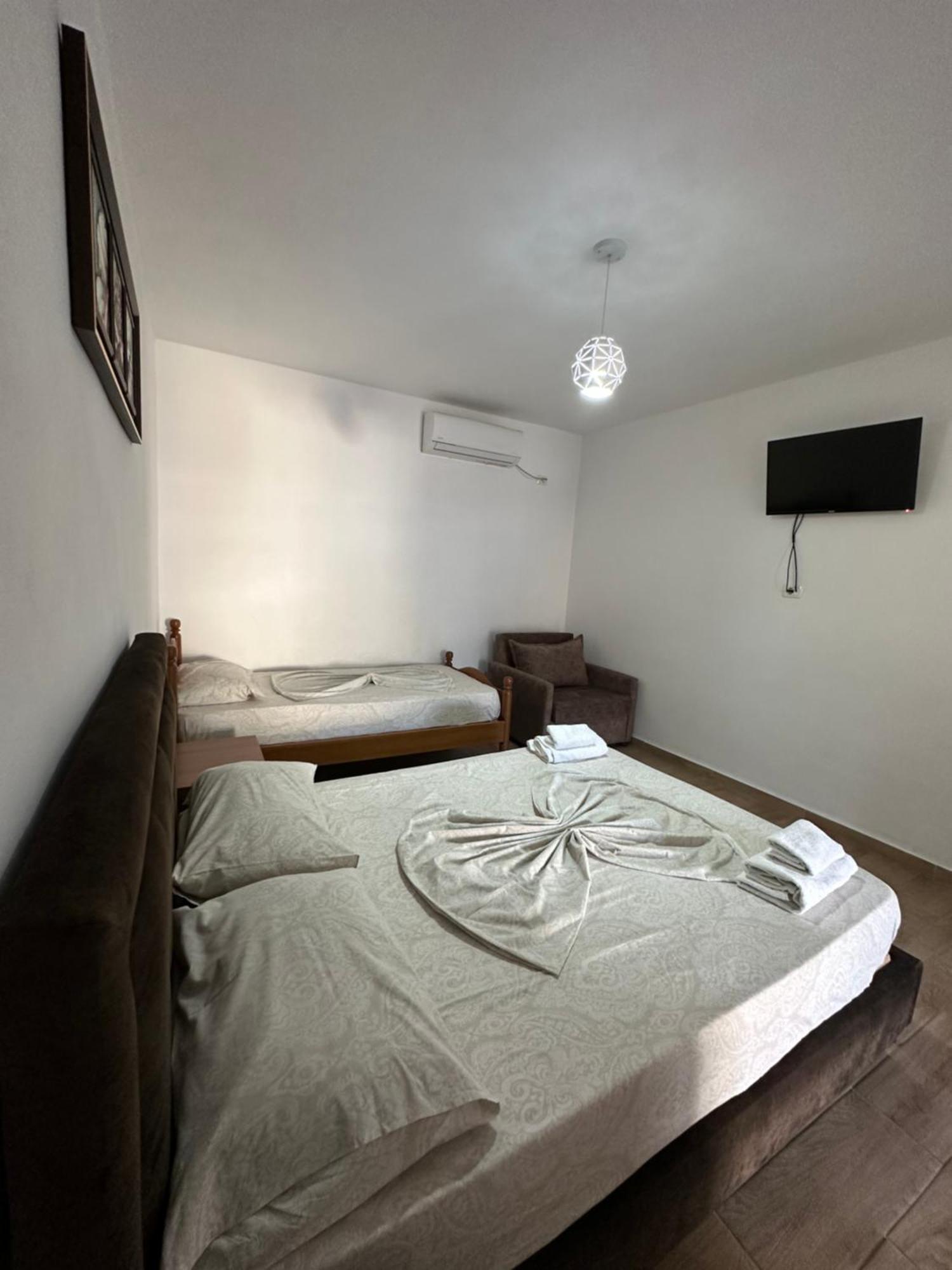 Jona Rooms Himarë Exterior foto