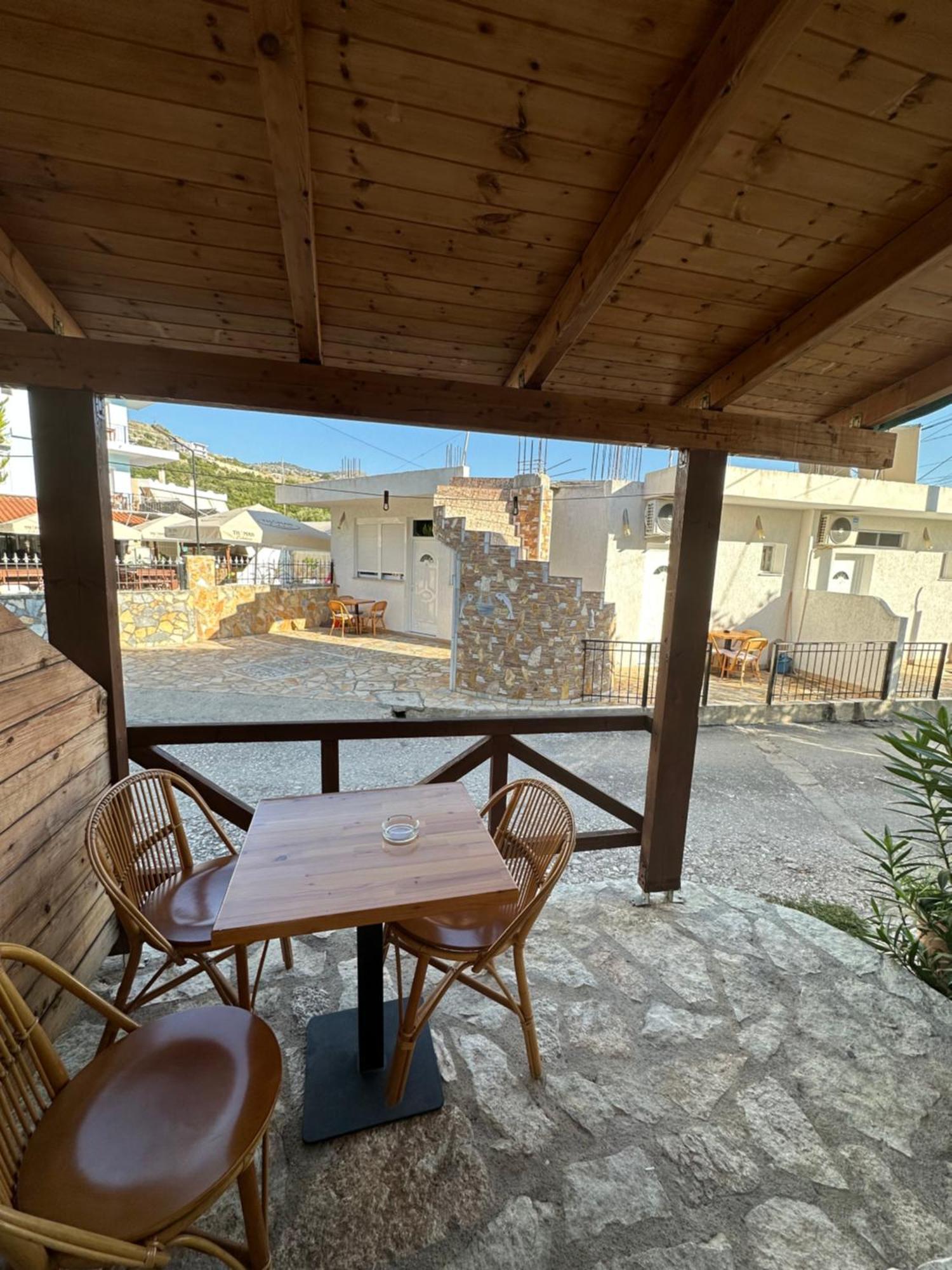 Jona Rooms Himarë Exterior foto