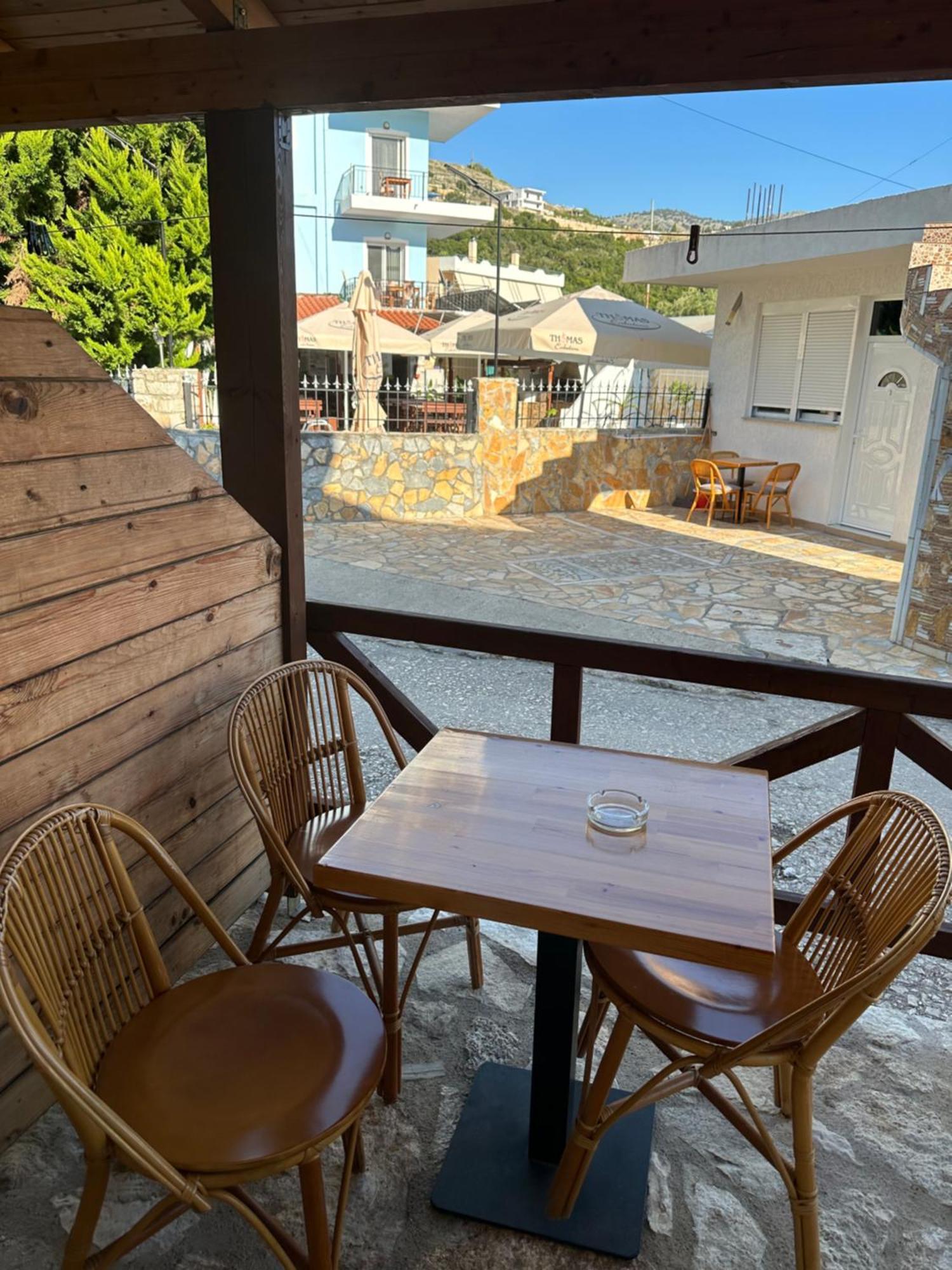 Jona Rooms Himarë Exterior foto