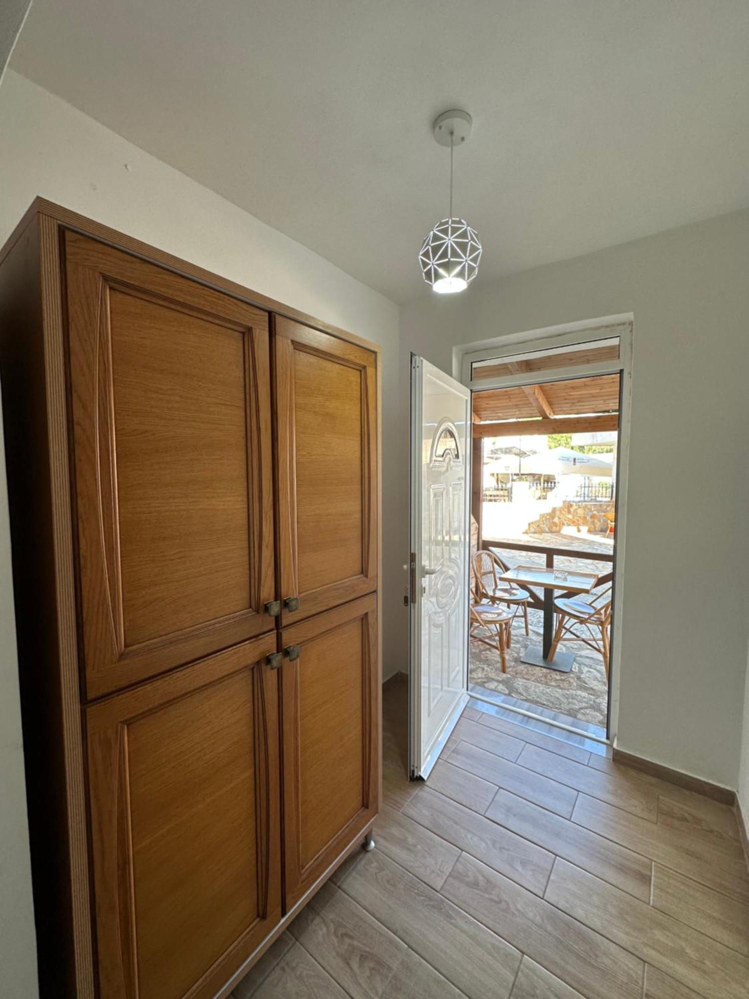 Jona Rooms Himarë Exterior foto