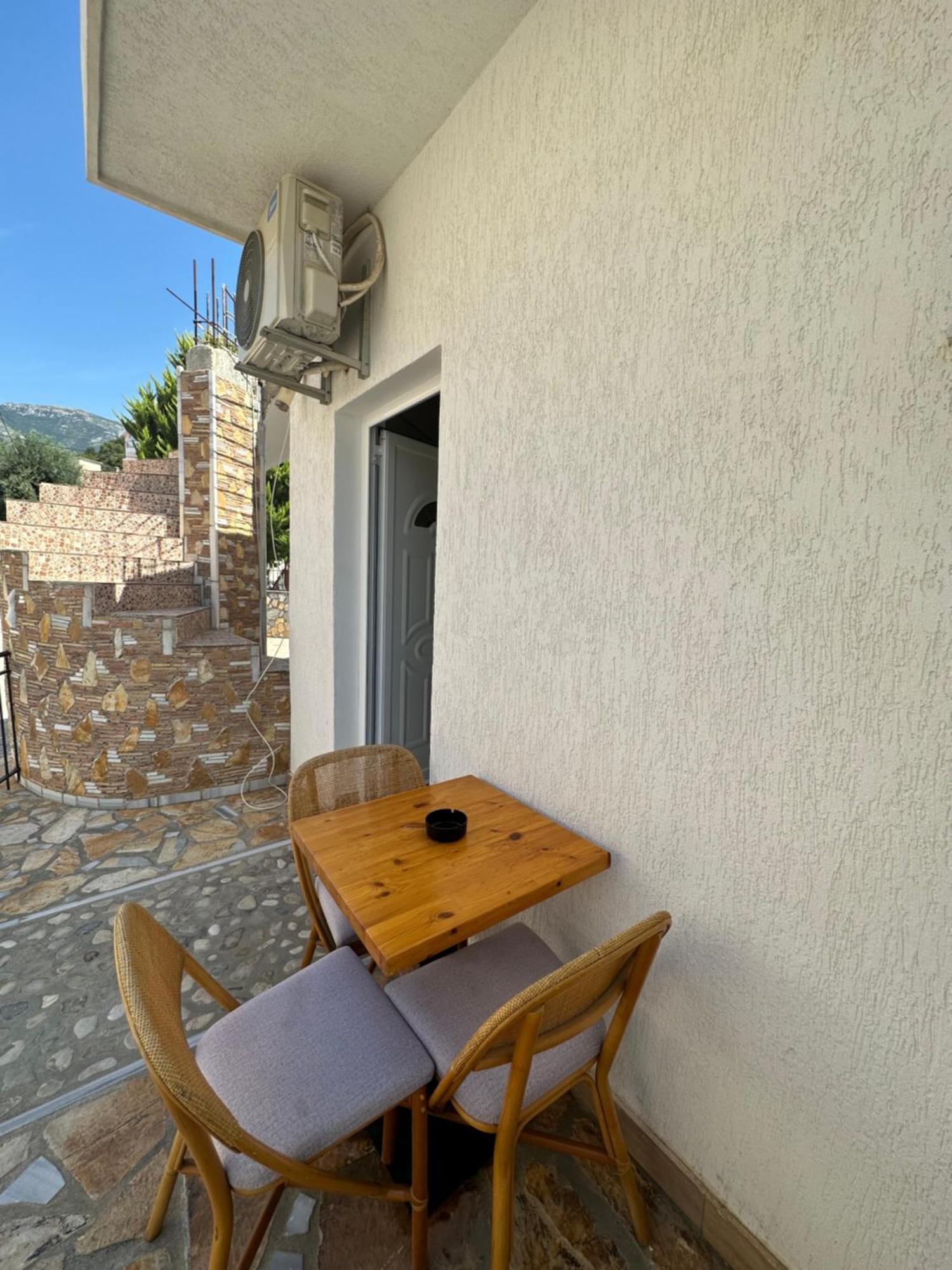 Jona Rooms Himarë Exterior foto