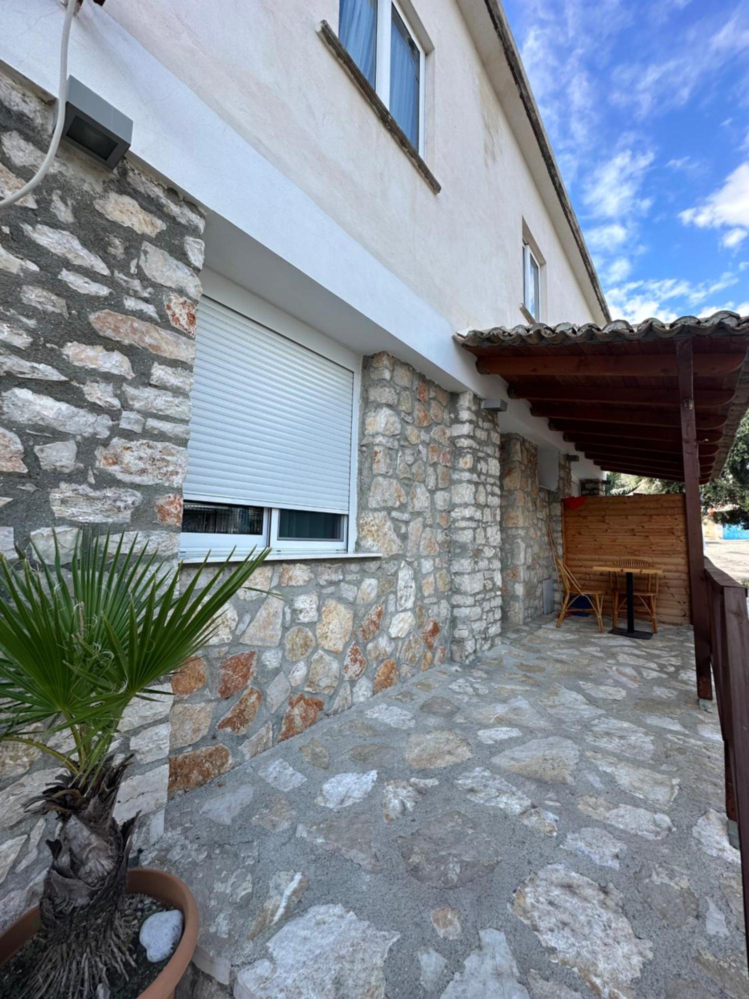 Jona Rooms Himarë Exterior foto