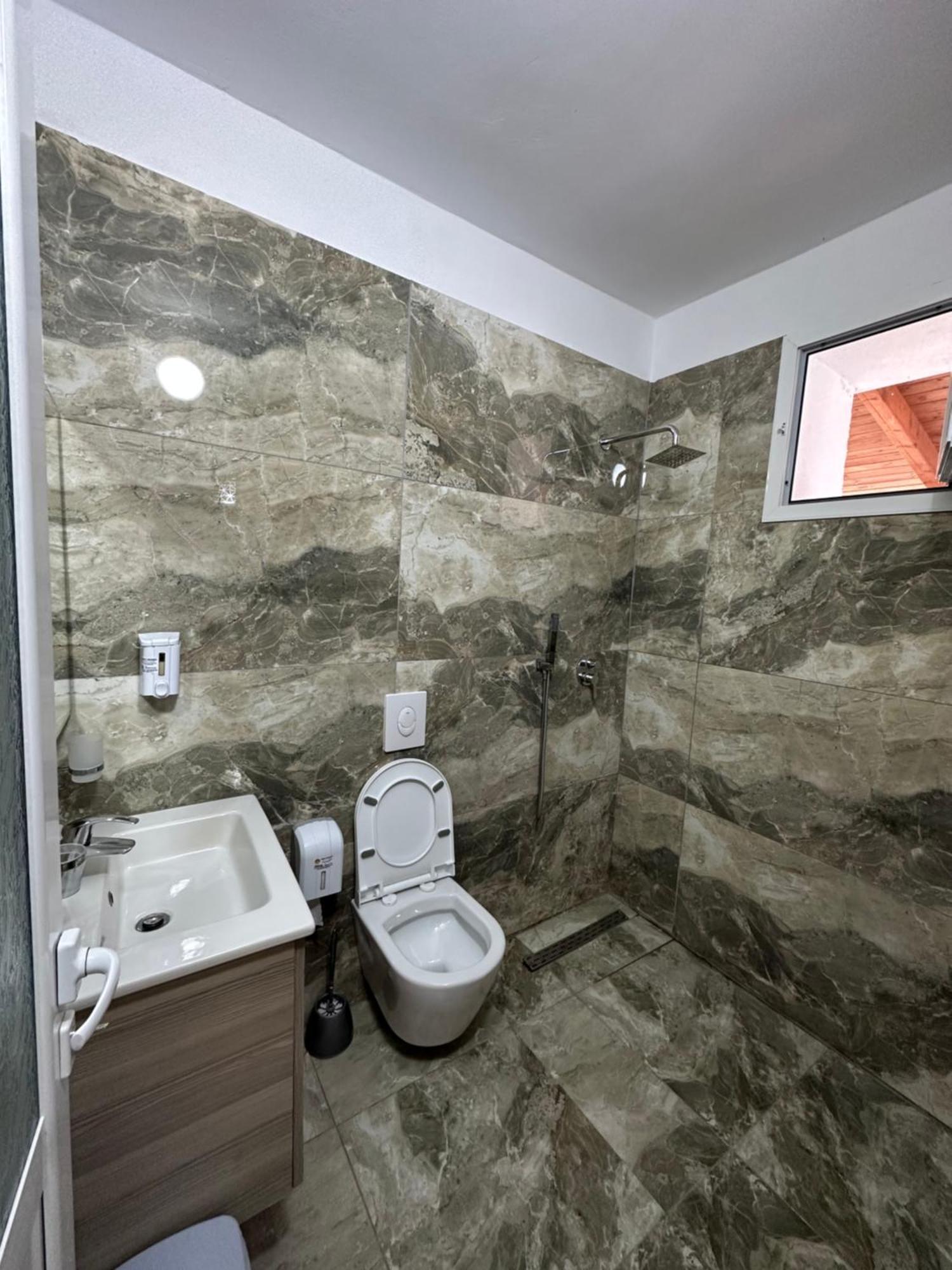 Jona Rooms Himarë Exterior foto