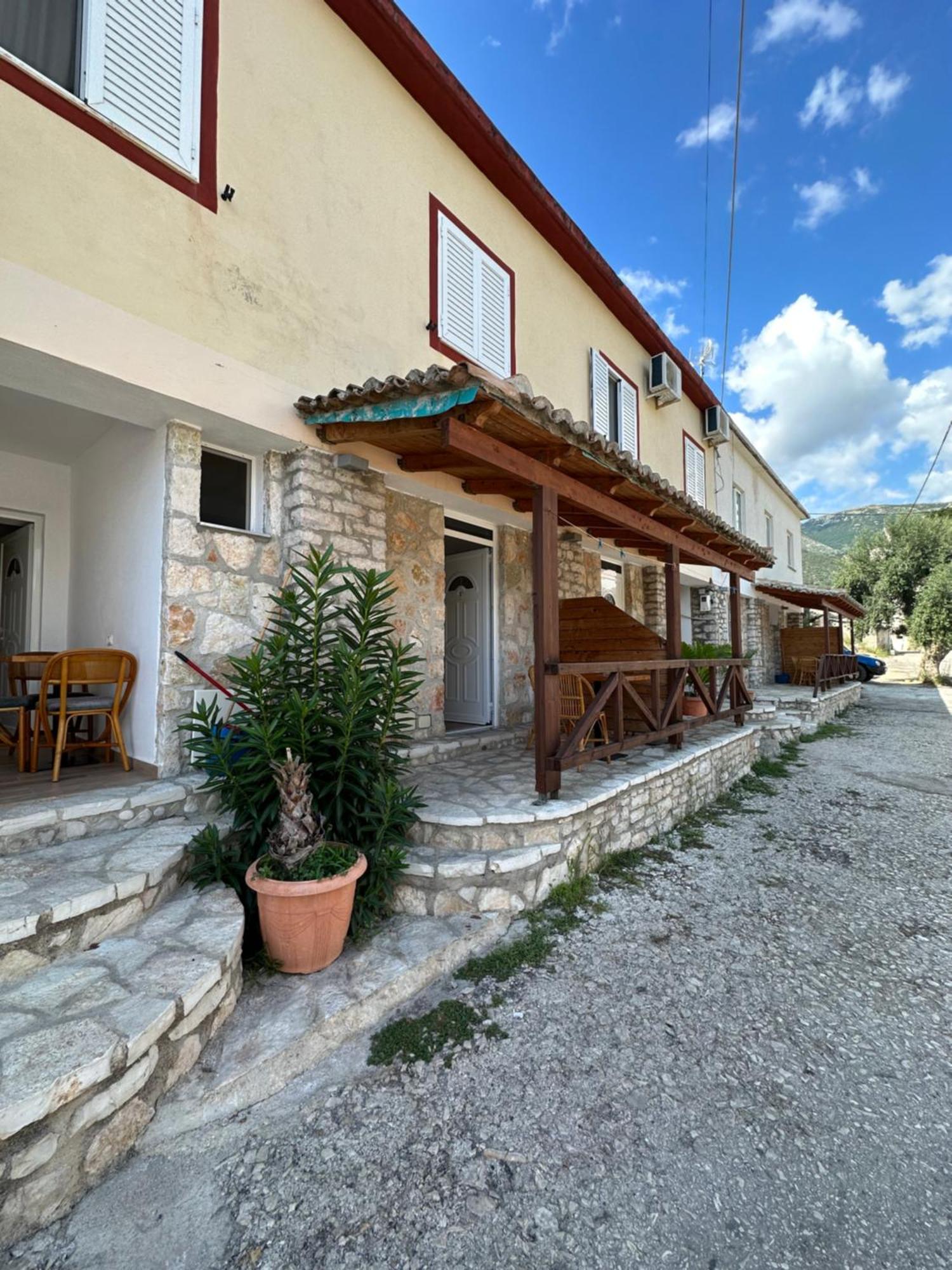 Jona Rooms Himarë Exterior foto