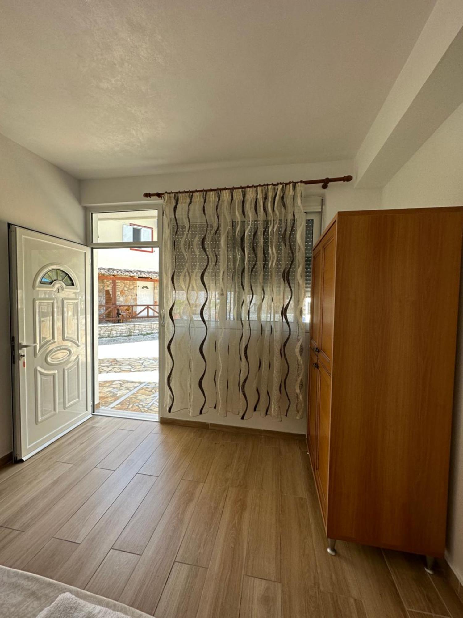 Jona Rooms Himarë Exterior foto