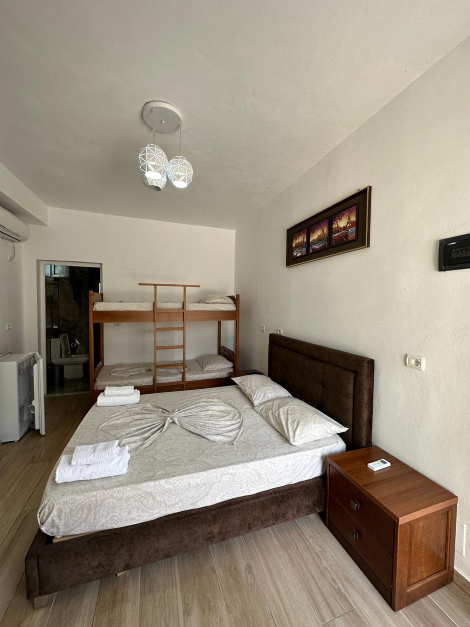 Jona Rooms Himarë Exterior foto