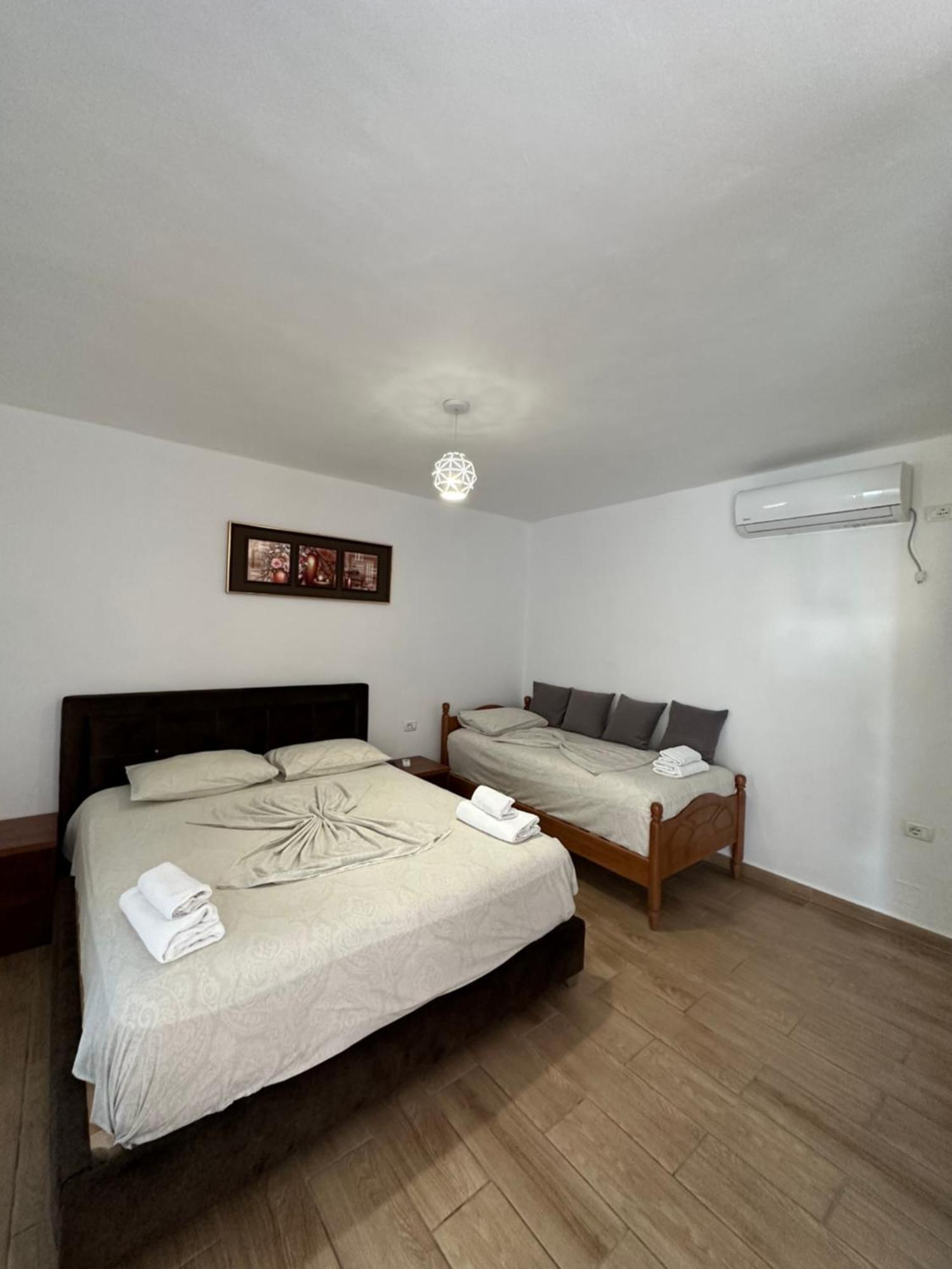 Jona Rooms Himarë Exterior foto