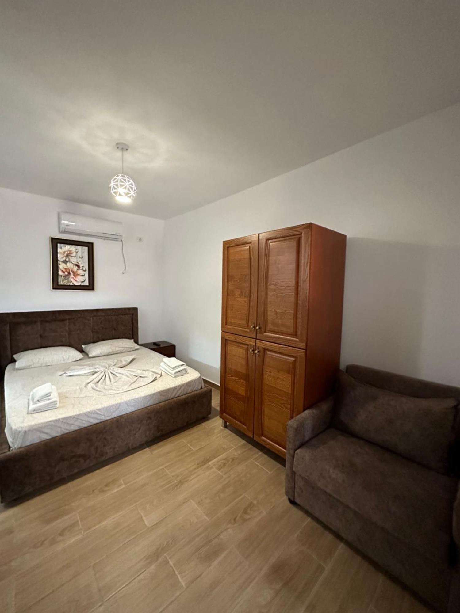 Jona Rooms Himarë Exterior foto