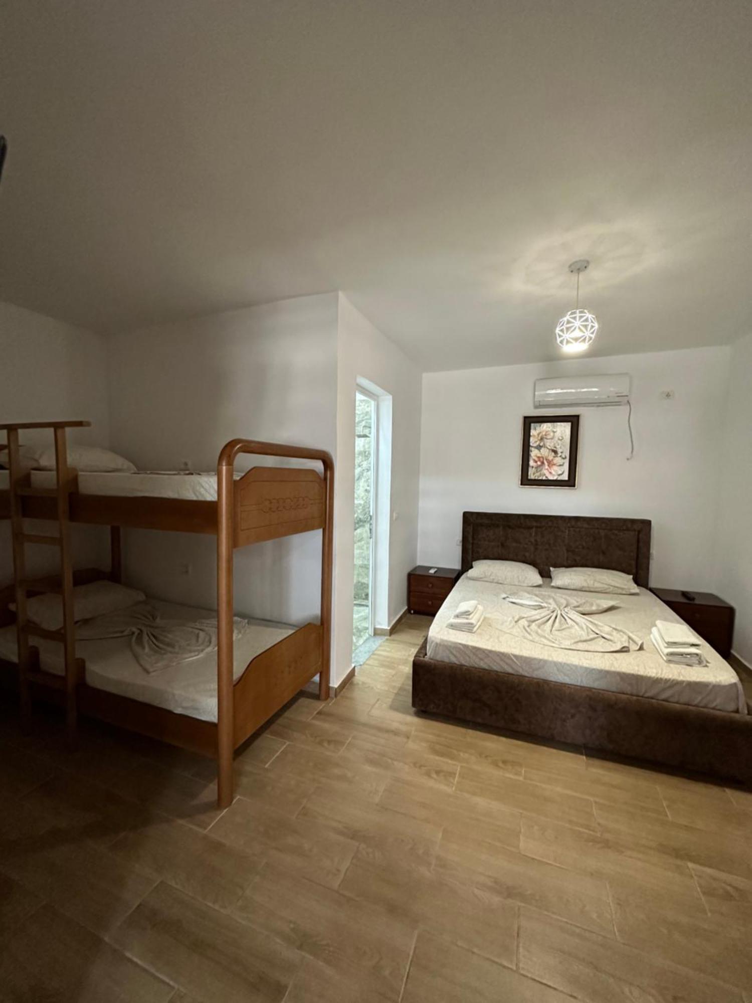 Jona Rooms Himarë Exterior foto