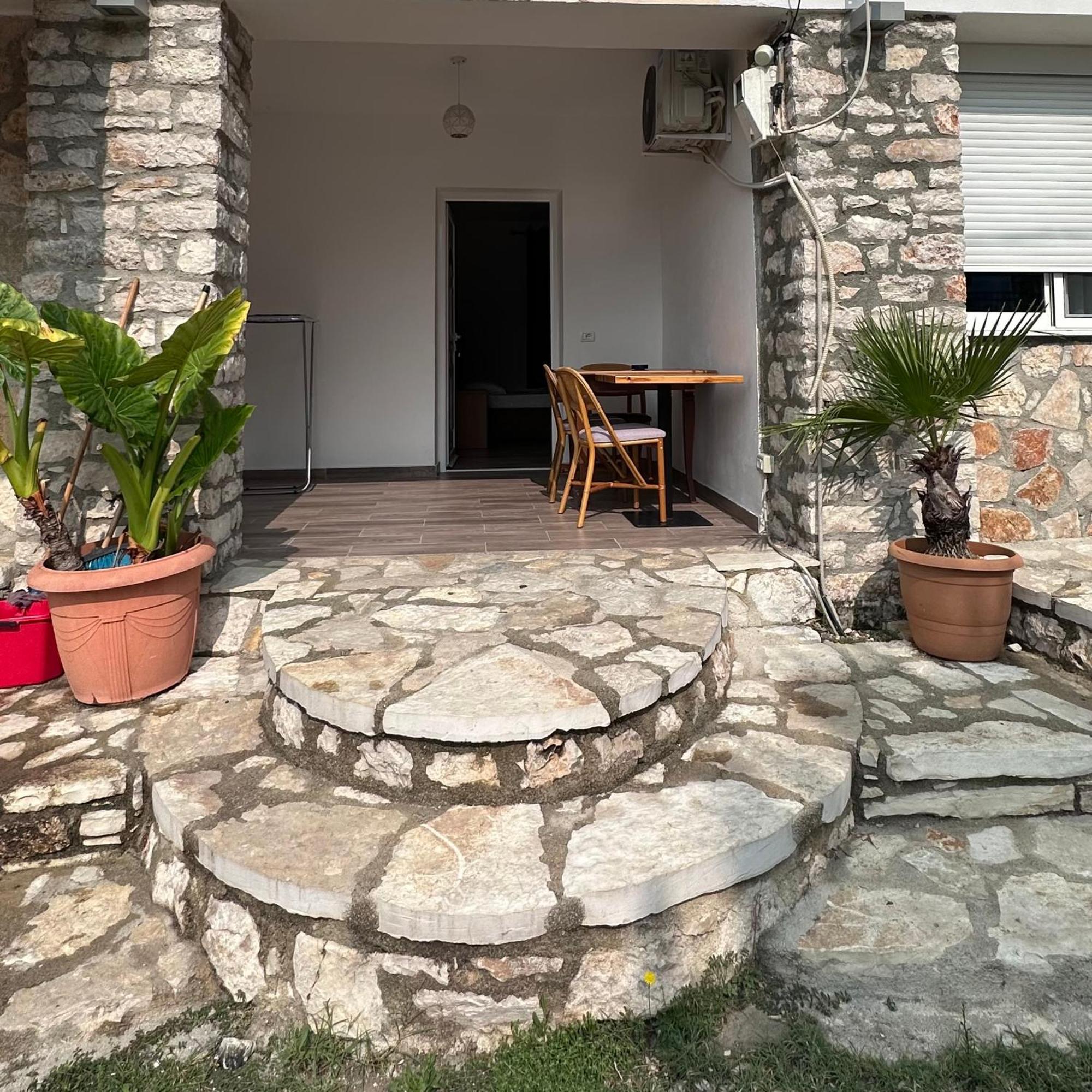 Jona Rooms Himarë Exterior foto