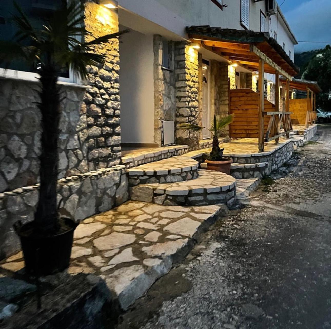 Jona Rooms Himarë Exterior foto