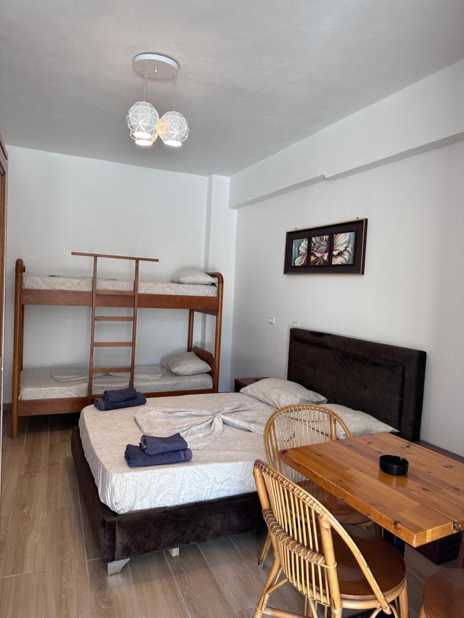 Jona Rooms Himarë Exterior foto
